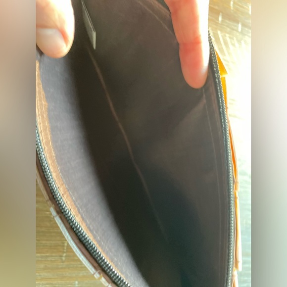 Mod by Design | Mother of Pearl | Glass Bead | Wristlet | Clutch | 5.25 x 10 - Picture 8 of 12